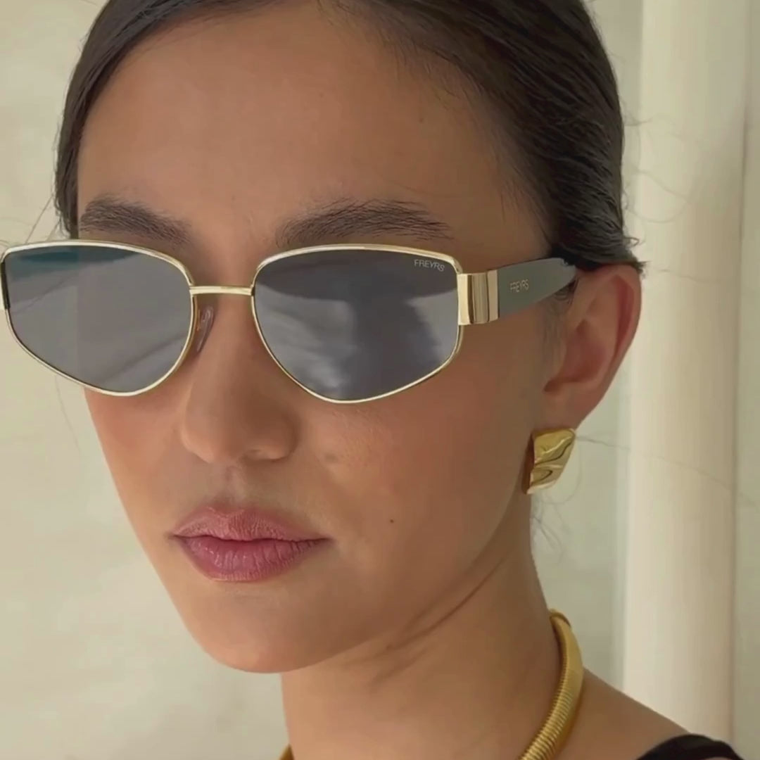 DELILAH GRAY SUNGLASSES